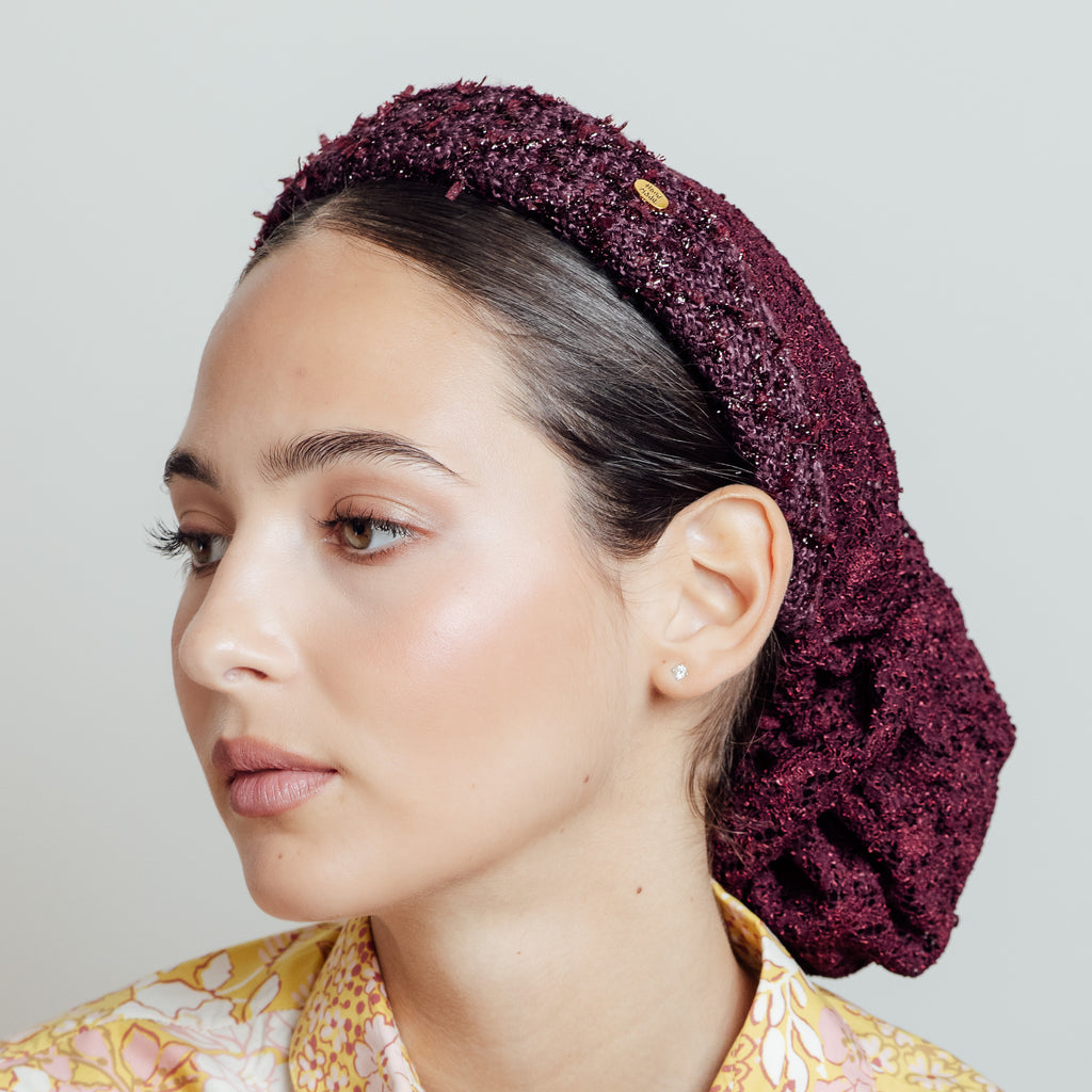 Grenelle — serre-tête en tweed bordeaux et dentelle, porté de profil